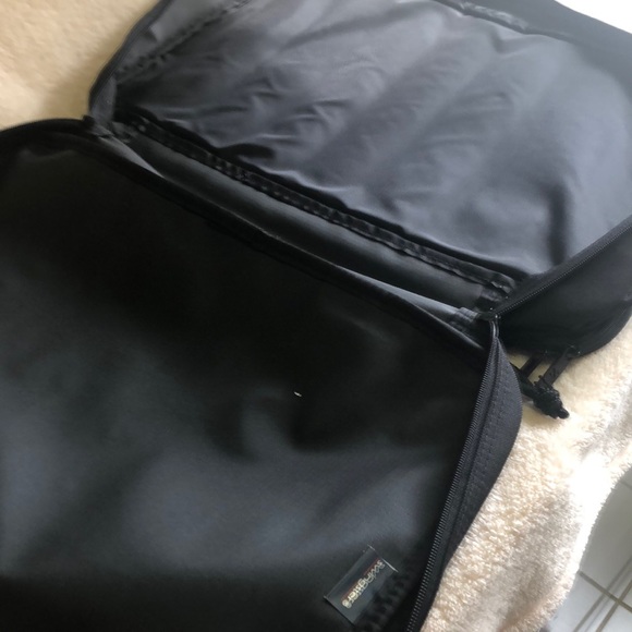 Disney World Vintage Y2K Black with Logo 2000 Laptop/Brief Case - Picture 7 of 8